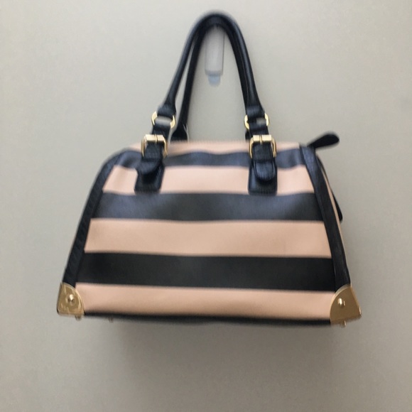 Bags - Picture 4 of 5